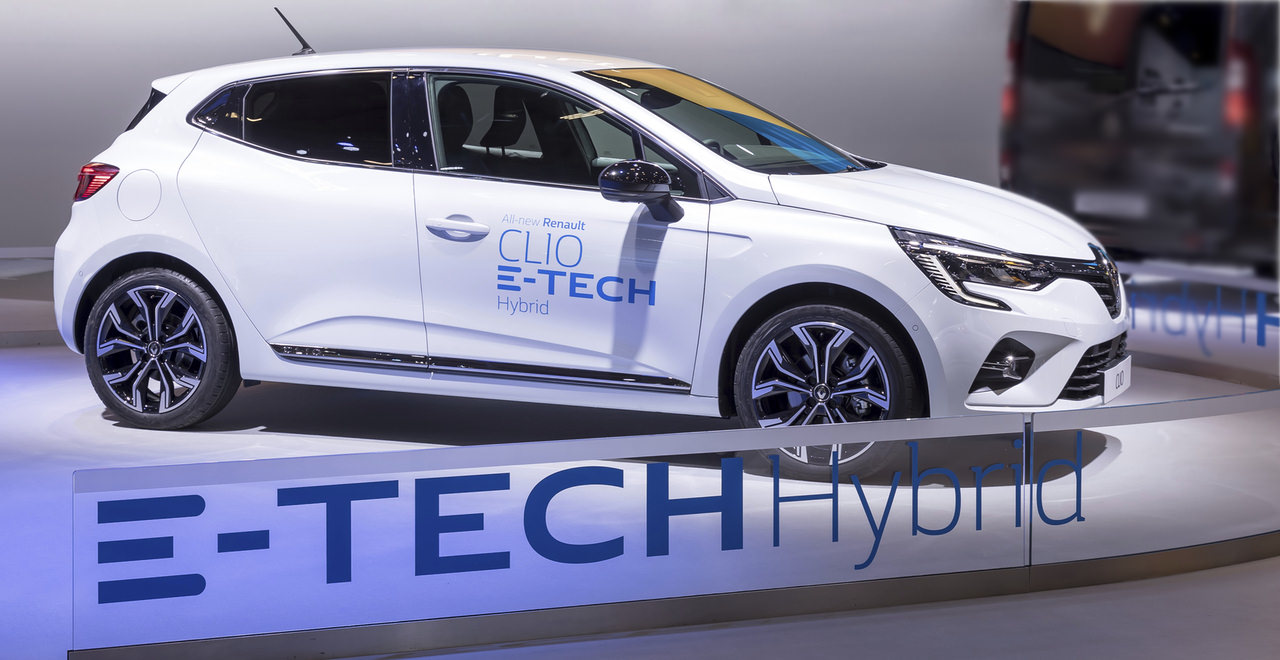Рено Клио гибрид 2020. Рено гибрид 5. Renault Clio 5 e-Tech. Clio e-Tech Fifth Gen 2020 Renault. Рено гибрид