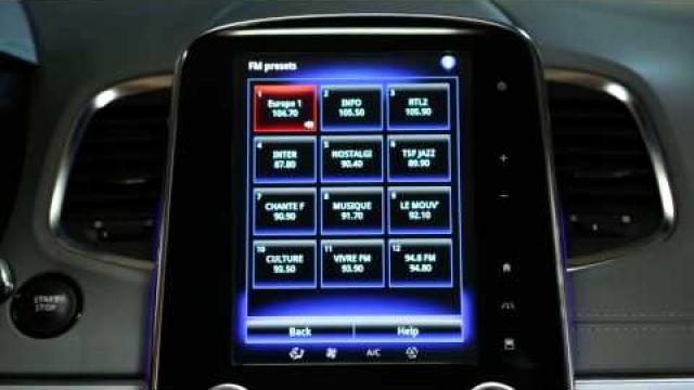 How to use voice control to choose a radio station?